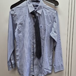 Izod Men's Classic Blue and White Striped Dress Shirt